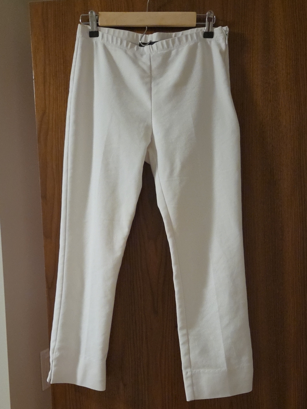 Karen Kane White Pull-On Knit Capris Size 4
